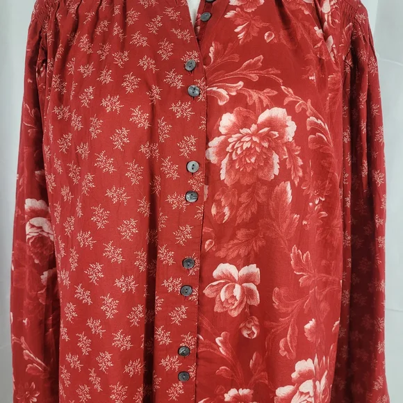 🌻Sundance Red Floral Blouse - Picture 3 of 10